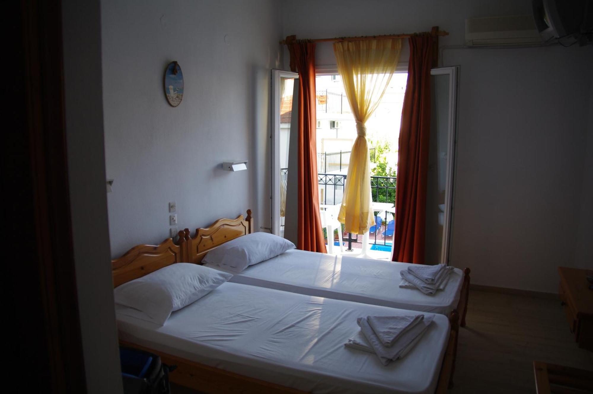 Hotel Marlton Skiathos Town Exterior foto